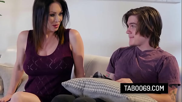 Sexy milf stepmom RayVeness instead of movie night with her stepson she fucks with him